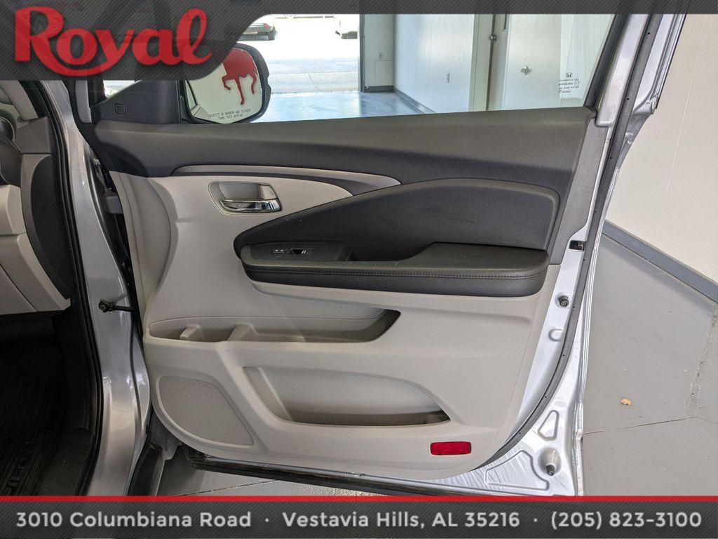 used 2022 Honda Pilot car, priced at $30,989