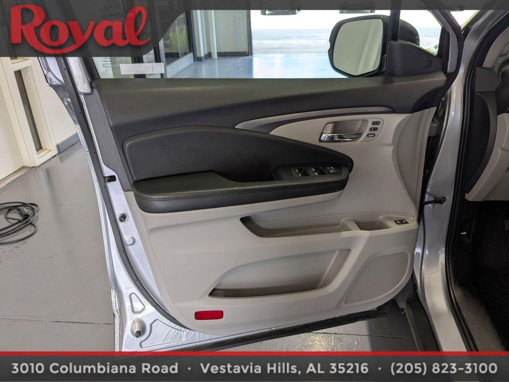 used 2022 Honda Pilot car, priced at $30,989
