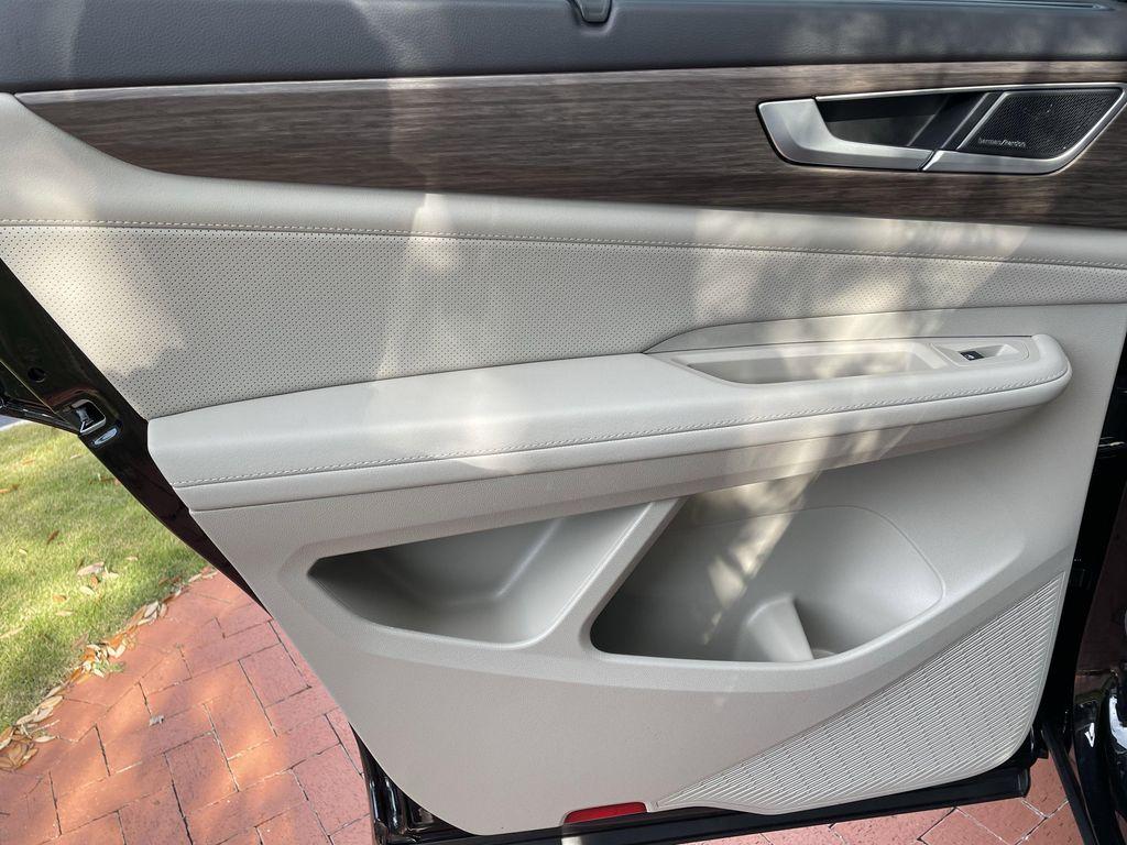 new 2026 Volkswagen Atlas car, priced at $53,632