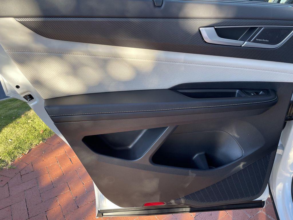 new 2026 Volkswagen Atlas Cross Sport car, priced at $53,761