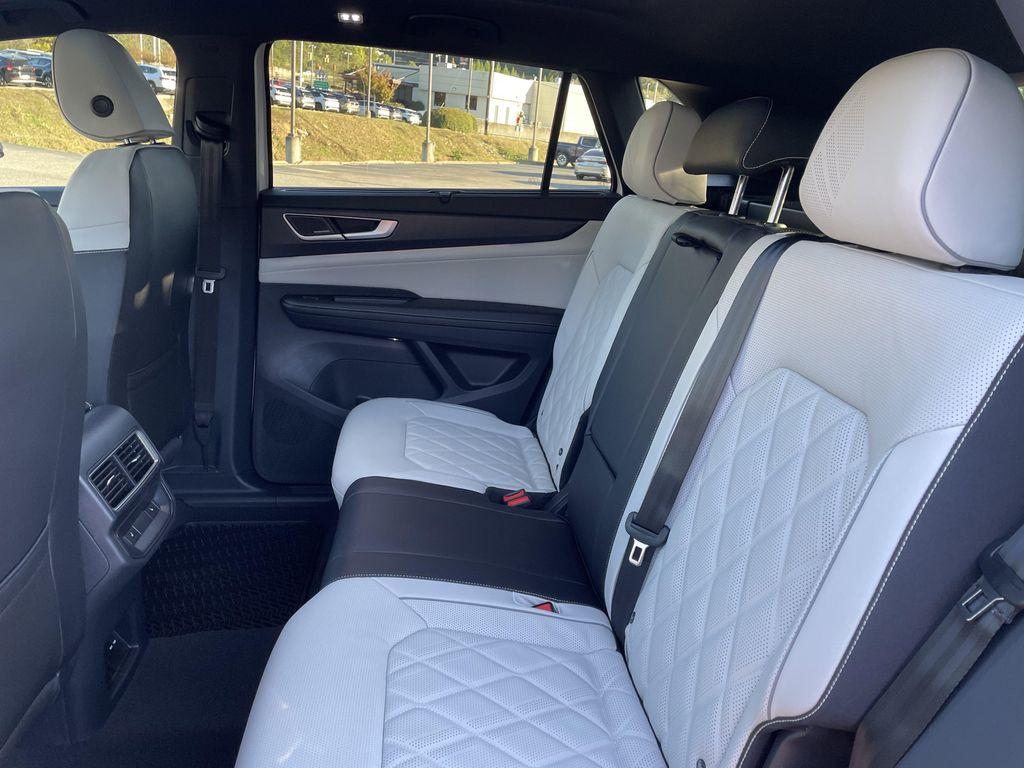 new 2026 Volkswagen Atlas Cross Sport car, priced at $53,761