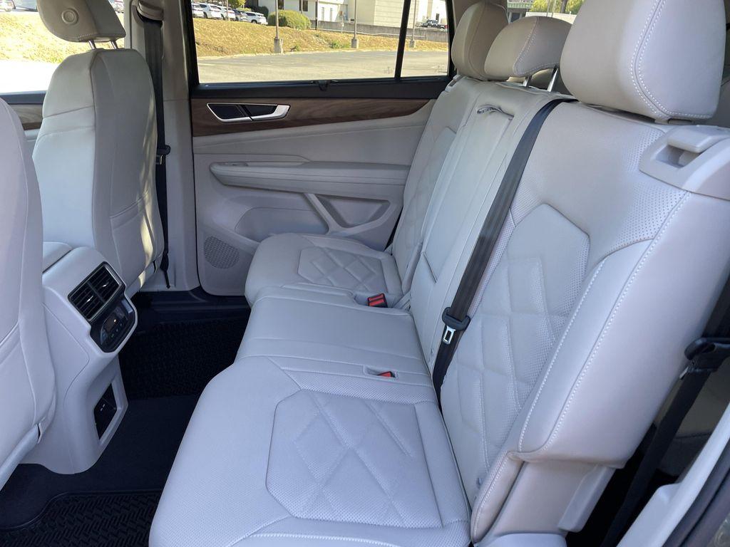 new 2026 Volkswagen Atlas car, priced at $43,962