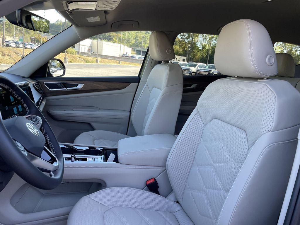 new 2026 Volkswagen Atlas car, priced at $43,962