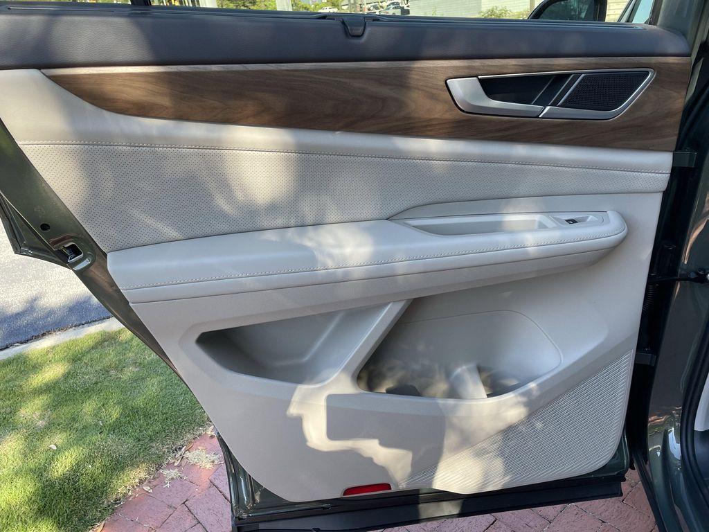 new 2026 Volkswagen Atlas car, priced at $43,962