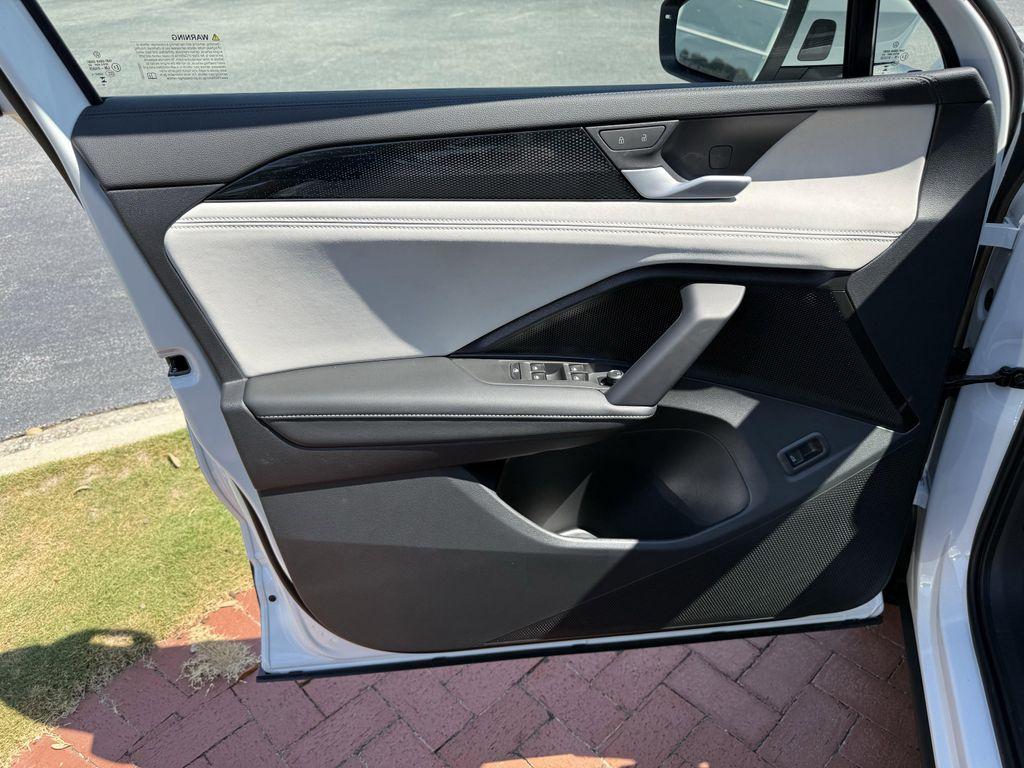 new 2025 Volkswagen Tiguan car, priced at $33,904