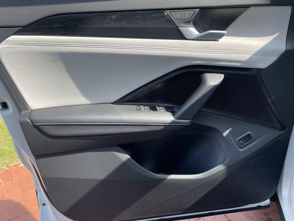 new 2025 Volkswagen Tiguan car, priced at $33,714