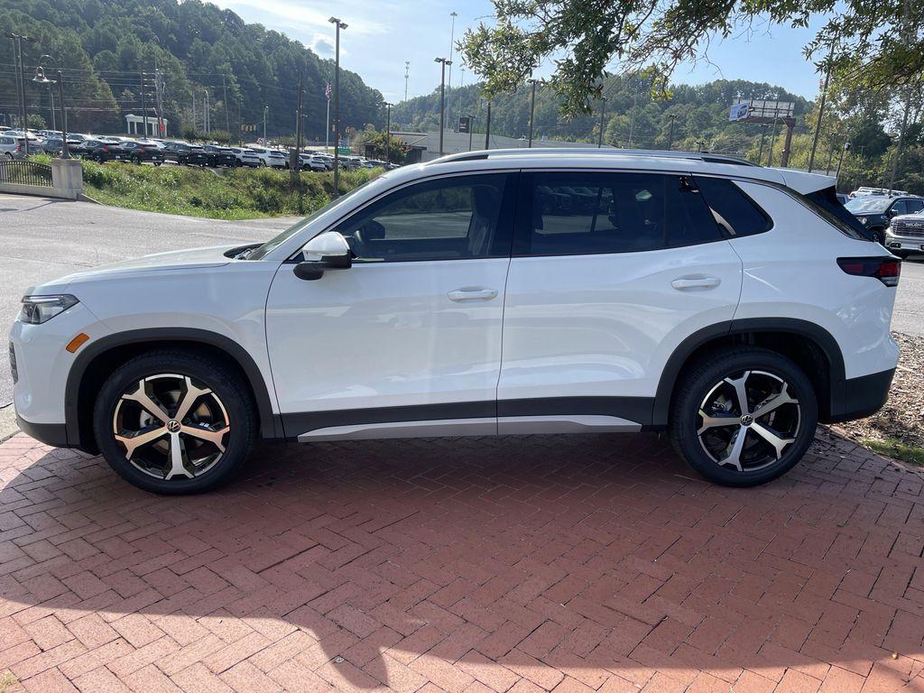 new 2025 Volkswagen Tiguan car, priced at $33,714