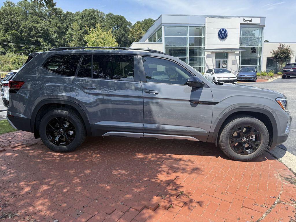 new 2026 Volkswagen Atlas car, priced at $48,633