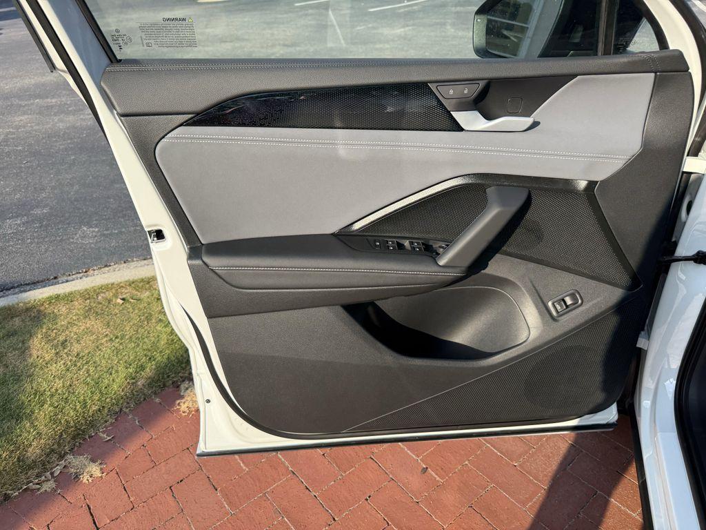 new 2025 Volkswagen Tiguan car, priced at $38,200