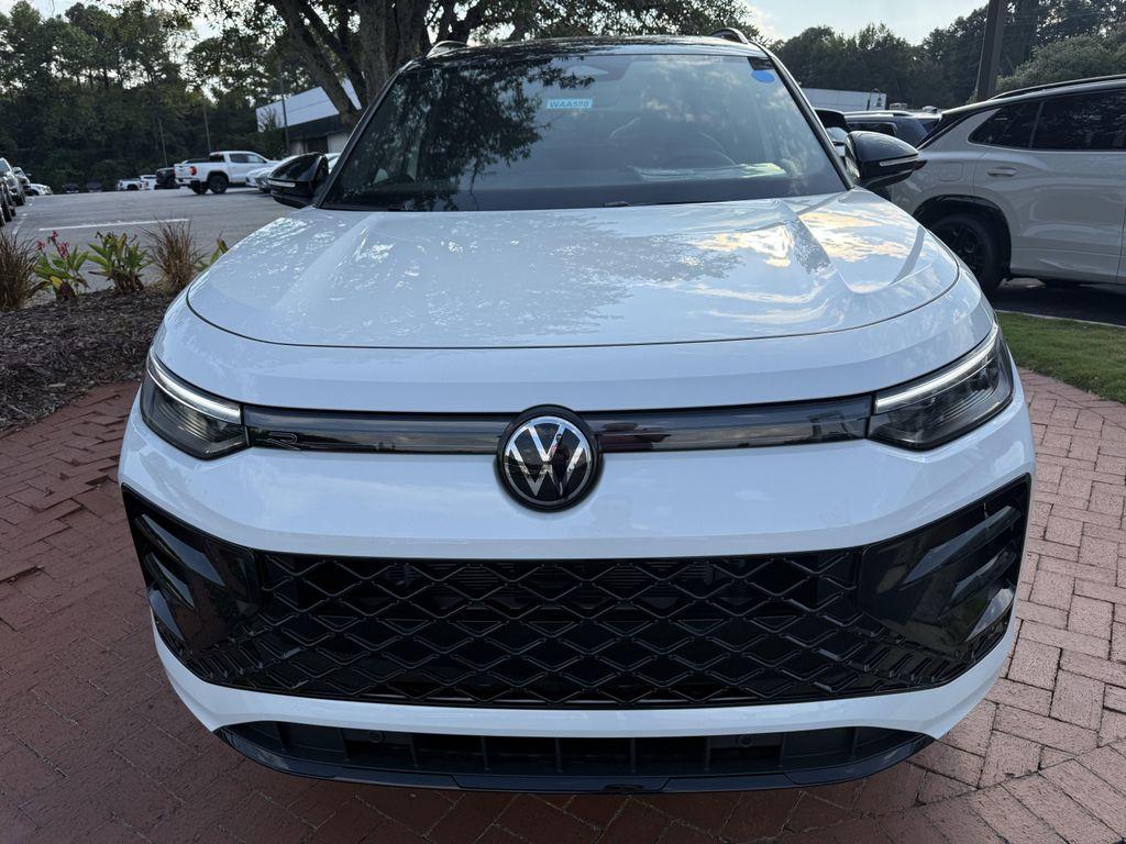 new 2025 Volkswagen Tiguan car, priced at $38,200