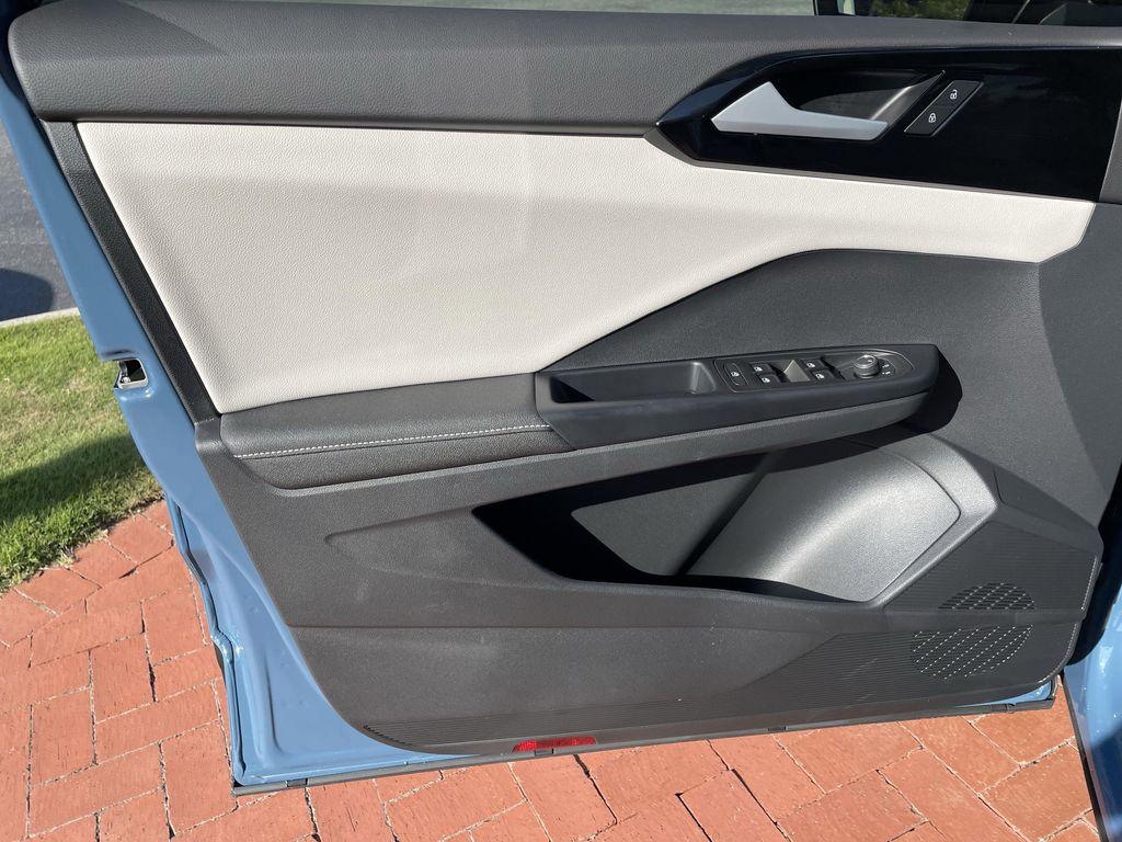 new 2025 Volkswagen Taos car, priced at $25,554