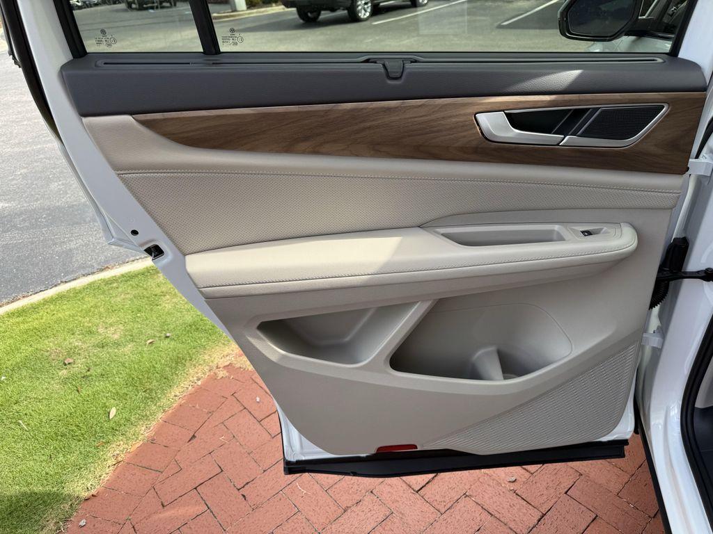 new 2026 Volkswagen Atlas car, priced at $46,224