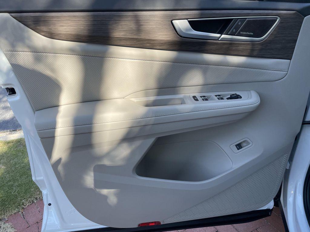 new 2026 Volkswagen Atlas car, priced at $53,429