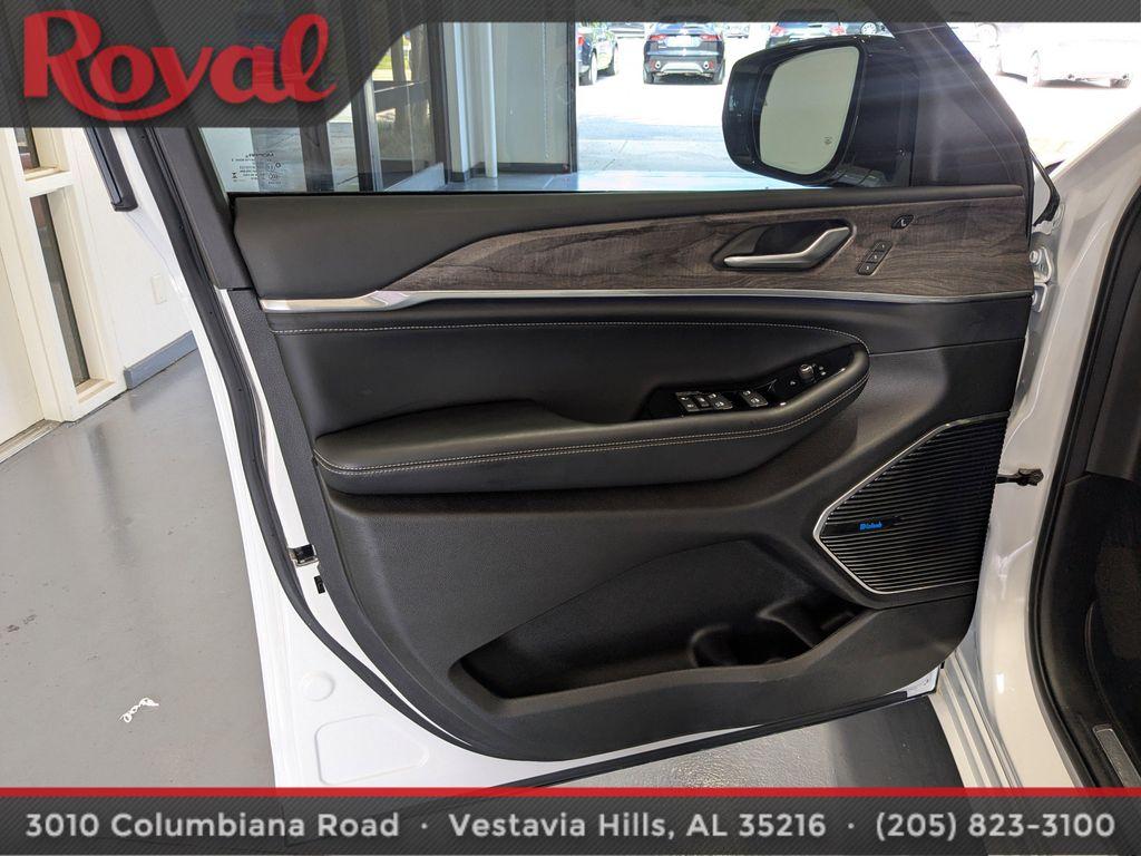 used 2023 Jeep Grand Cherokee car, priced at $39,987