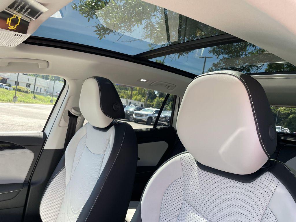 new 2025 Volkswagen Tiguan car, priced at $35,026