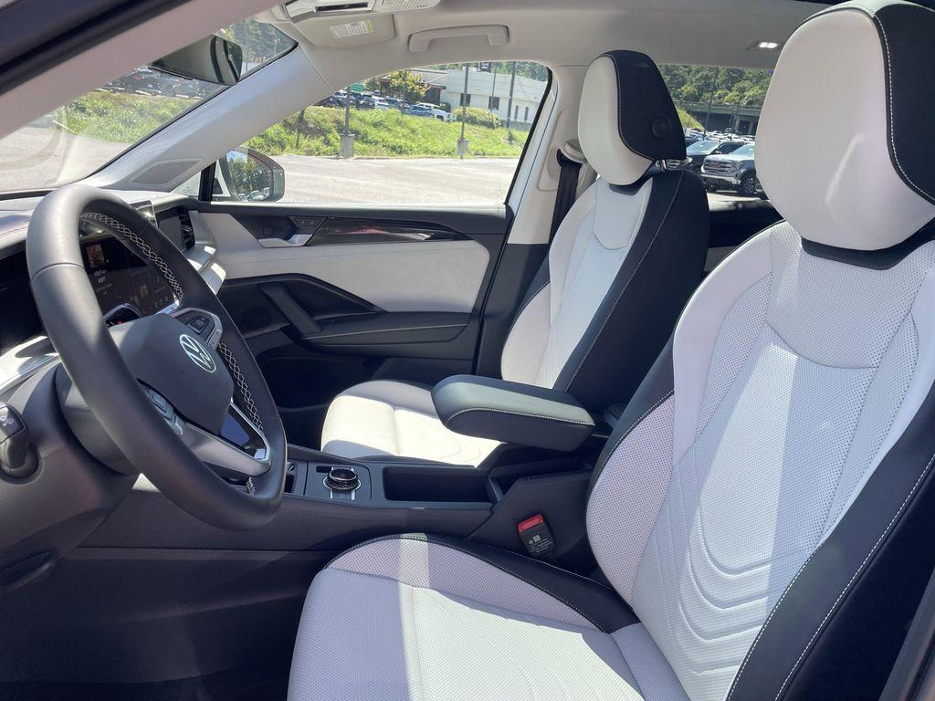 new 2025 Volkswagen Tiguan car, priced at $35,026