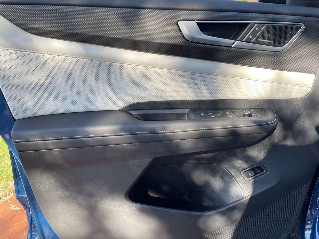 new 2025 Volkswagen Atlas Cross Sport car, priced at $49,708