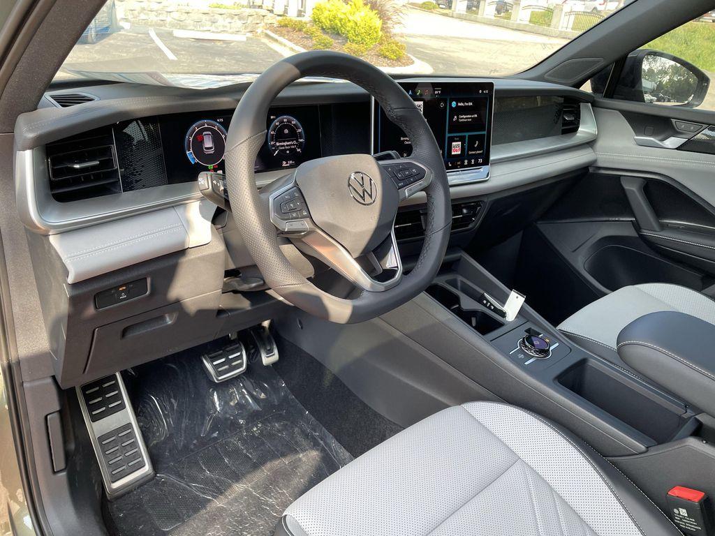 new 2025 Volkswagen Tiguan car, priced at $36,558