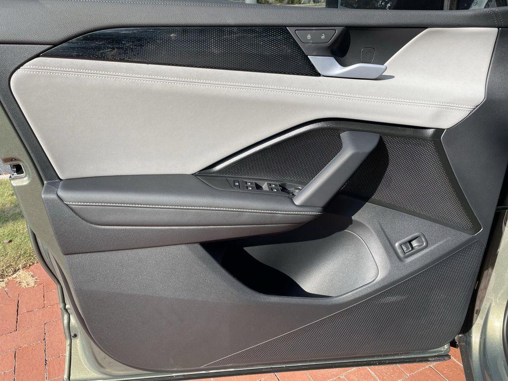new 2025 Volkswagen Tiguan car, priced at $36,558