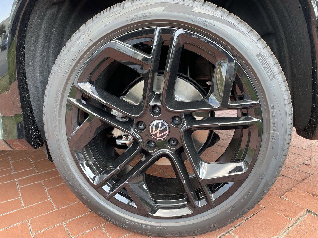 new 2025 Volkswagen Tiguan car, priced at $36,558