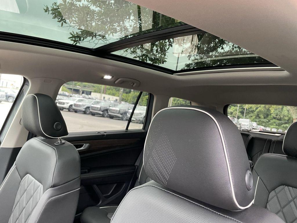 new 2025 Volkswagen Atlas car, priced at $51,667