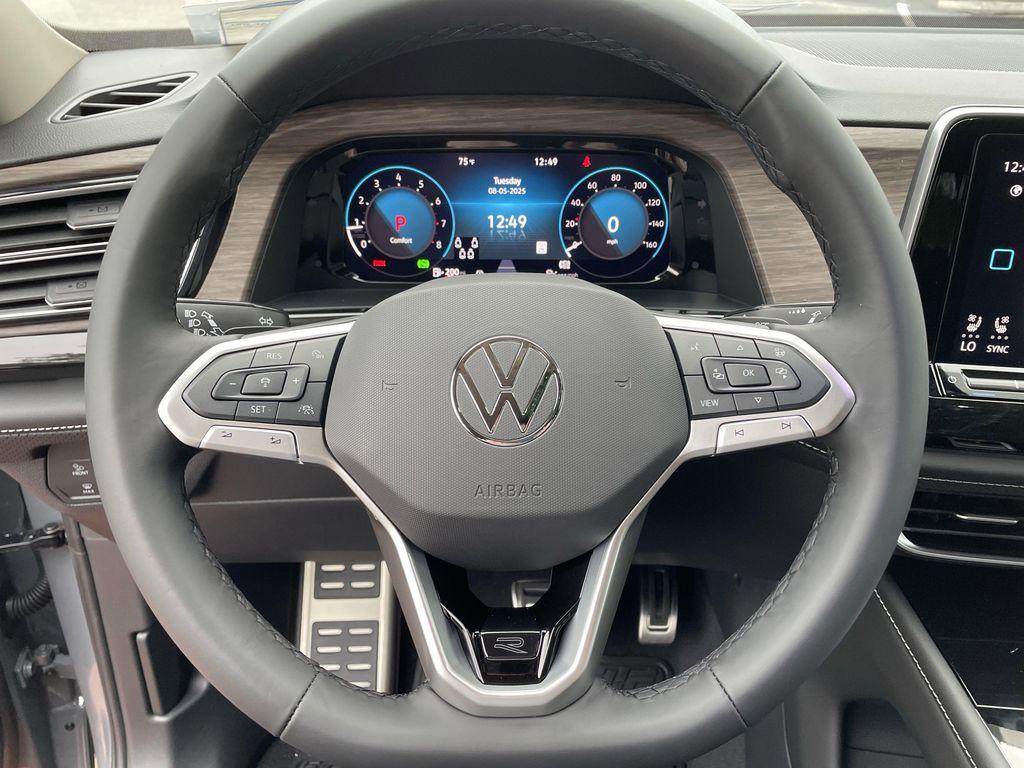 new 2025 Volkswagen Atlas car, priced at $51,667