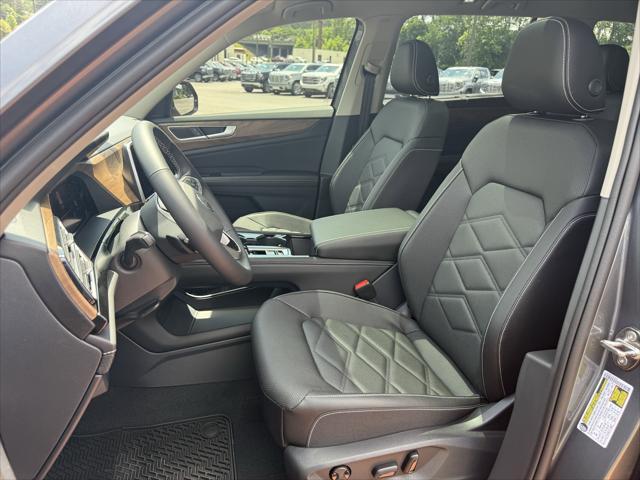 new 2025 Volkswagen Atlas car, priced at $44,017