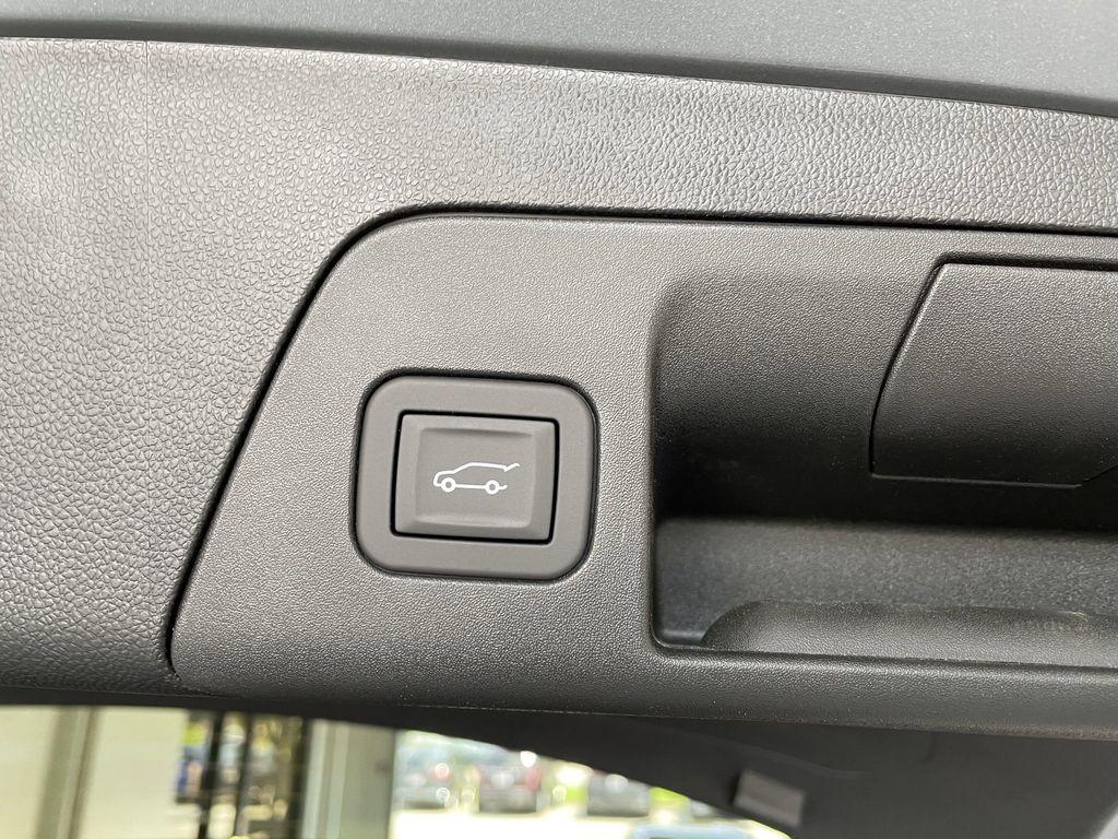 new 2025 Buick Envision car, priced at $43,735