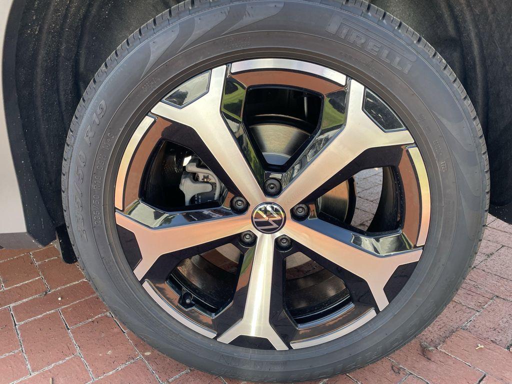 new 2025 Volkswagen Tiguan car, priced at $33,527