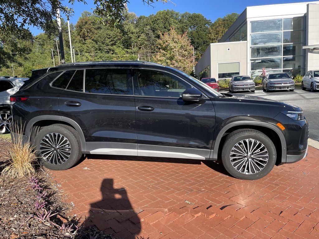 new 2025 Volkswagen Tiguan car, priced at $28,959