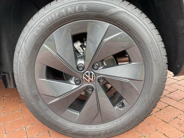 new 2025 Volkswagen Taos car, priced at $26,159