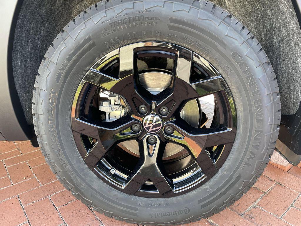 new 2026 Volkswagen Atlas car, priced at $48,633