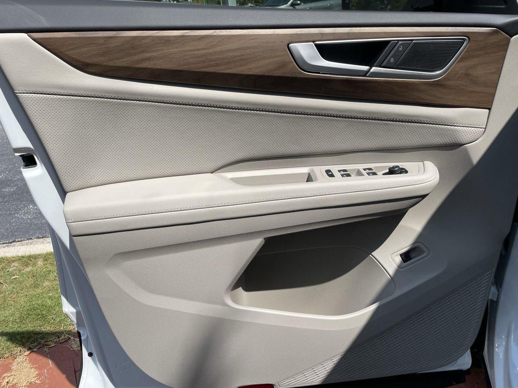 new 2026 Volkswagen Atlas car, priced at $45,093