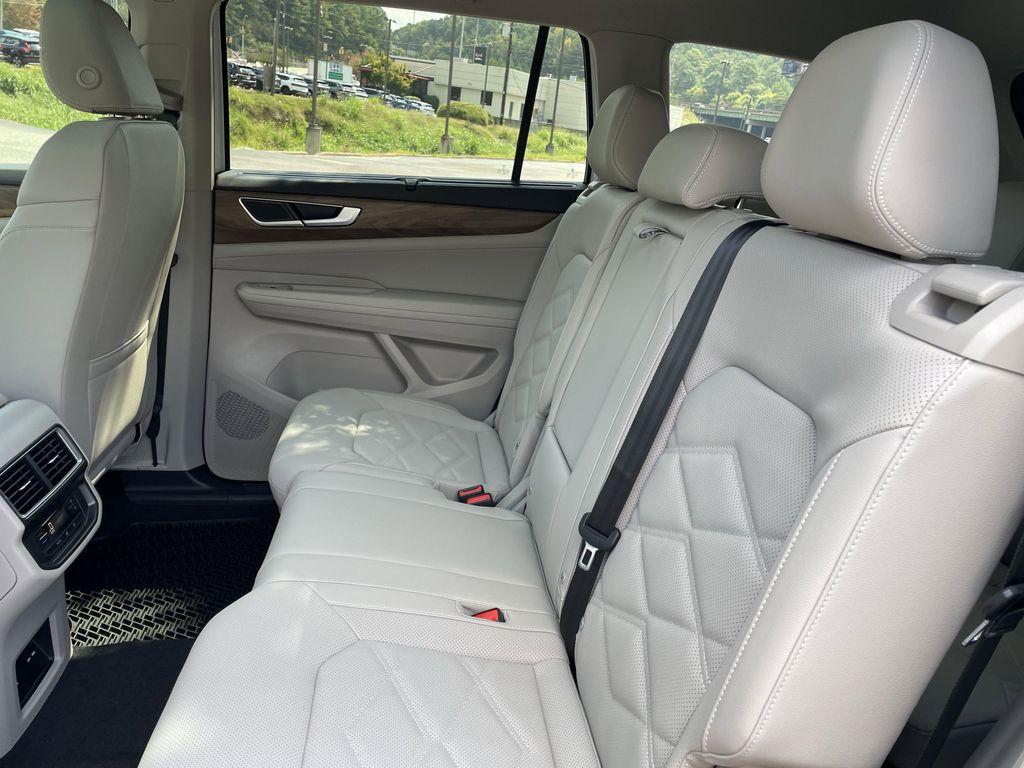 new 2026 Volkswagen Atlas car, priced at $45,093