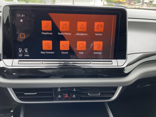 new 2025 Volkswagen Atlas car, priced at $46,329