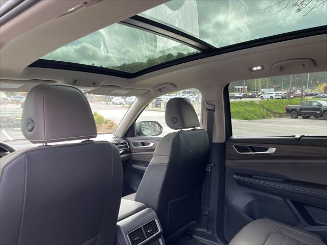 new 2025 Volkswagen Atlas car, priced at $48,989