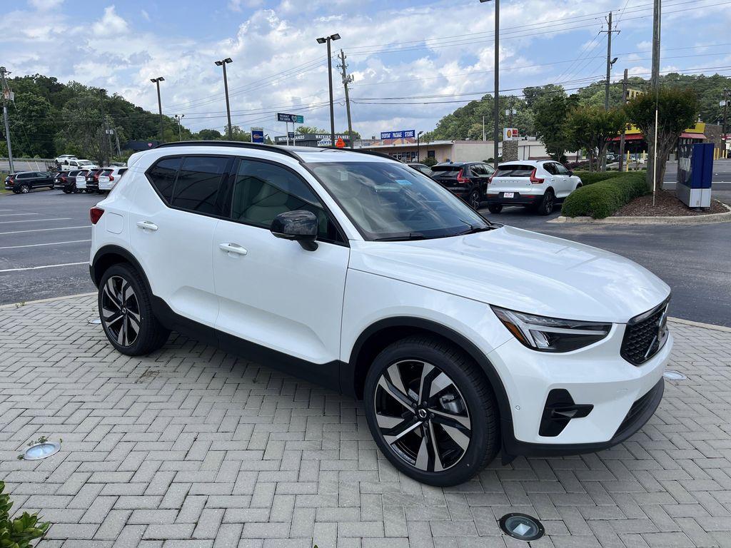 new 2025 Volvo XC40 car, priced at $49,460