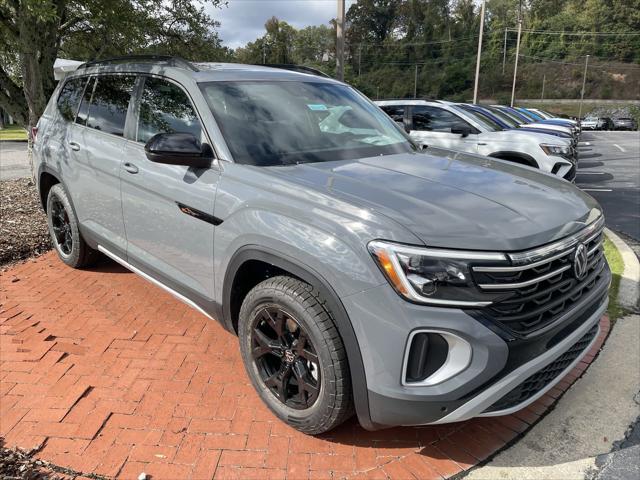 new 2025 Volkswagen Atlas car, priced at $47,098