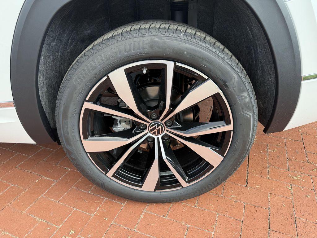 new 2026 Volkswagen Atlas car, priced at $54,831