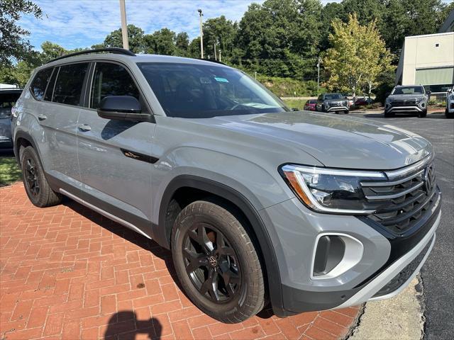 new 2024 Volkswagen Atlas car, priced at $45,038