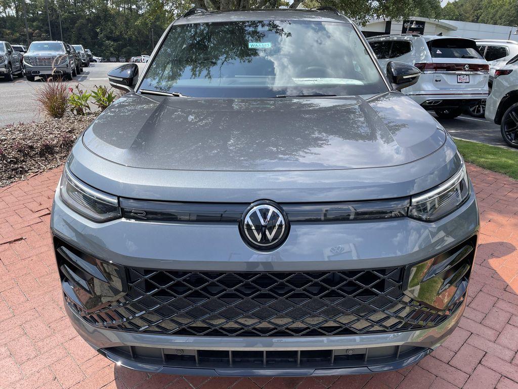 new 2025 Volkswagen Tiguan car, priced at $35,985