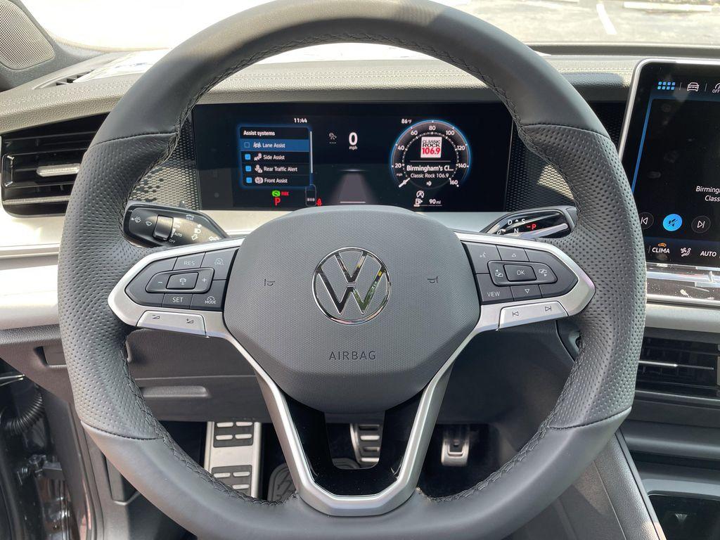 new 2025 Volkswagen Tiguan car, priced at $35,985