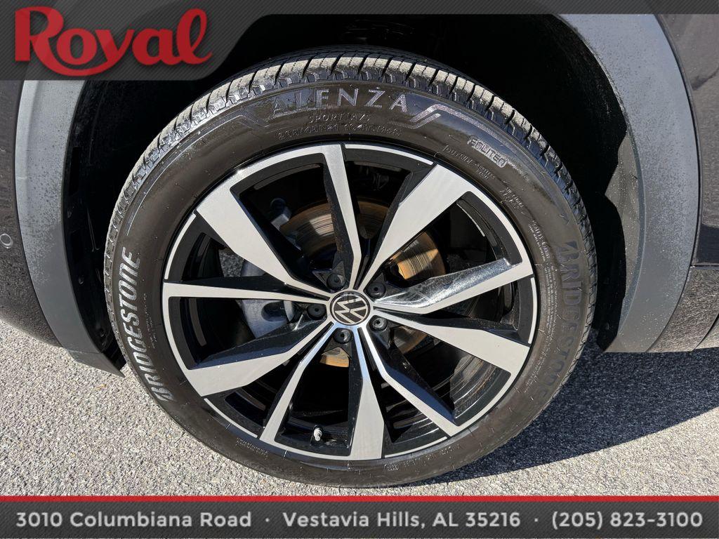 used 2025 Volkswagen Atlas car, priced at $44,680