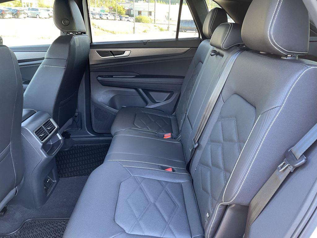 new 2026 Volkswagen Atlas Cross Sport car, priced at $43,804