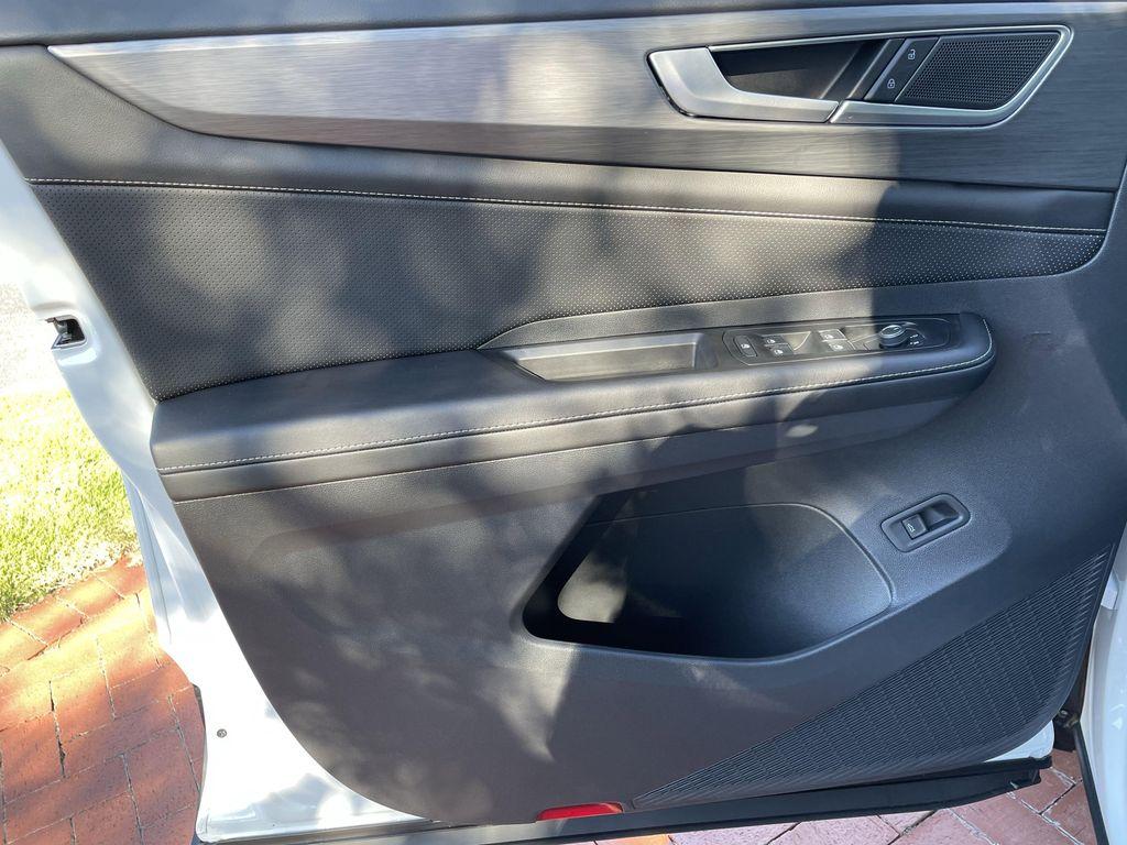 new 2026 Volkswagen Atlas Cross Sport car, priced at $43,804