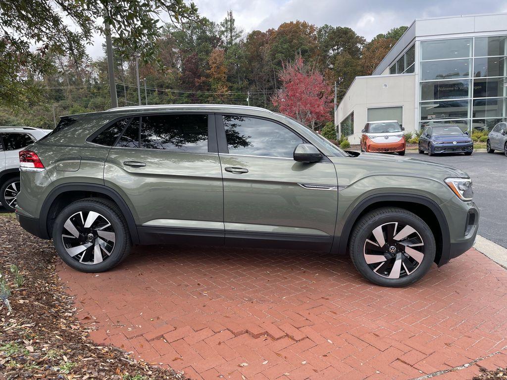 new 2026 Volkswagen Atlas Cross Sport car, priced at $43,558
