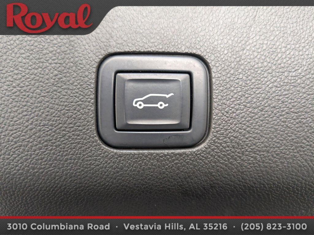 used 2021 GMC Yukon car, priced at $50,987
