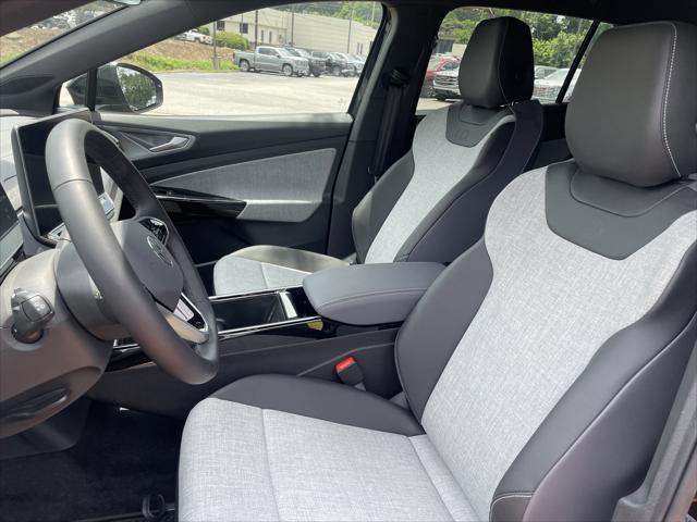 new 2025 Volkswagen ID.4 car, priced at $39,720