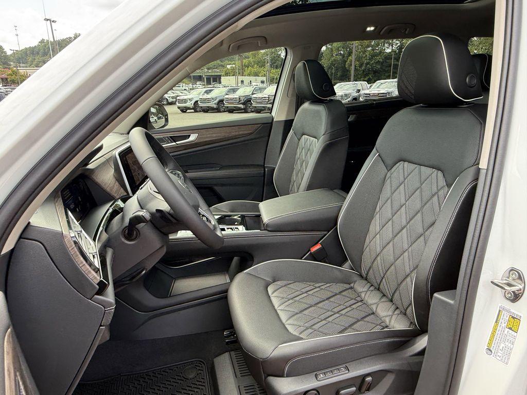 new 2026 Volkswagen Atlas car, priced at $55,585
