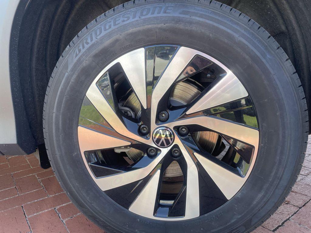 new 2025 Volkswagen Tiguan car, priced at $29,751